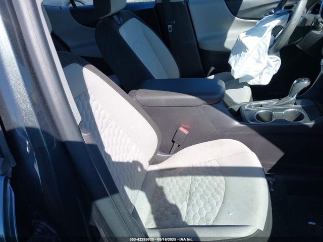 3GNAXHEV3KS522854 Chevrolet EQUINOX LS