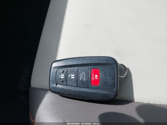 2T3J1RFV2NW267281 Toyota Rav4 Adventure