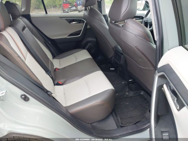 2T3J1RFV2NW267281 Toyota Rav4 Adventure