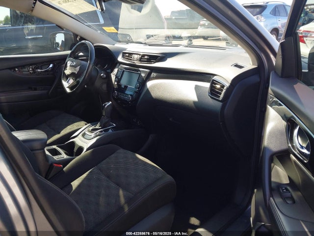 JN1BJ1CP6KW214496 Nissan Rogue Sport Sv