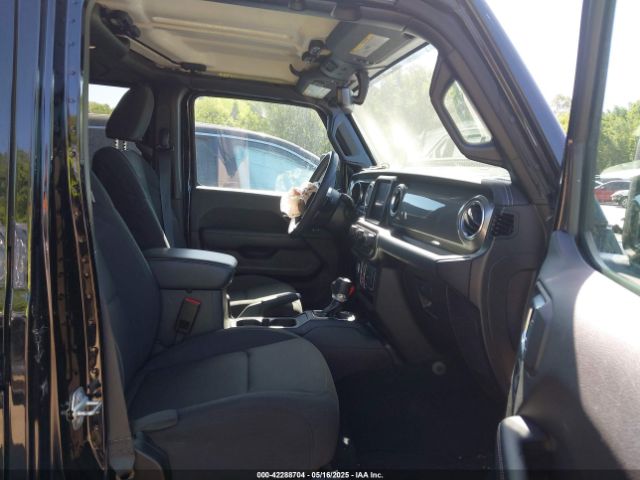 1C4HJXEN5PW702268 Jeep Wrangler 4-door Sahara 4x4