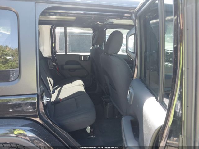 1C4HJXEN5PW702268 Jeep Wrangler 4-door Sahara 4x4