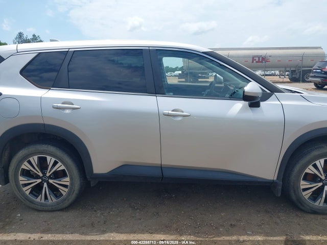5N1BT3BA9NC687584 Nissan Rogue Sv Fwd
