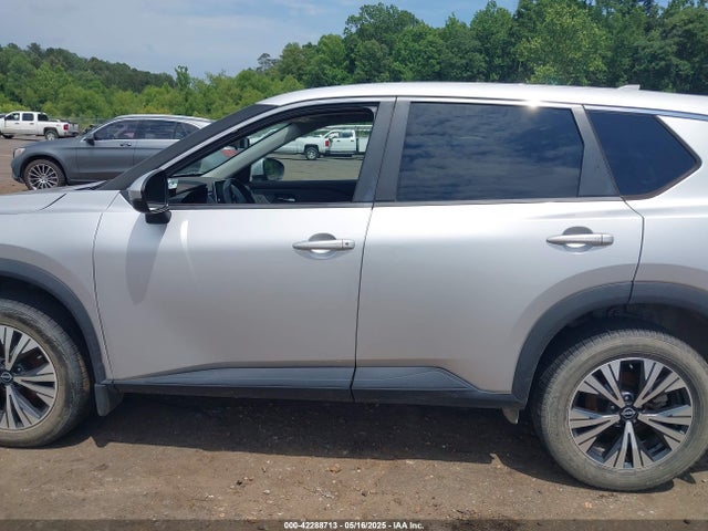 5N1BT3BA9NC687584 Nissan Rogue Sv Fwd