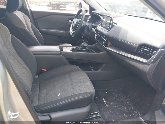 5N1BT3BA9NC687584 Nissan Rogue Sv Fwd
