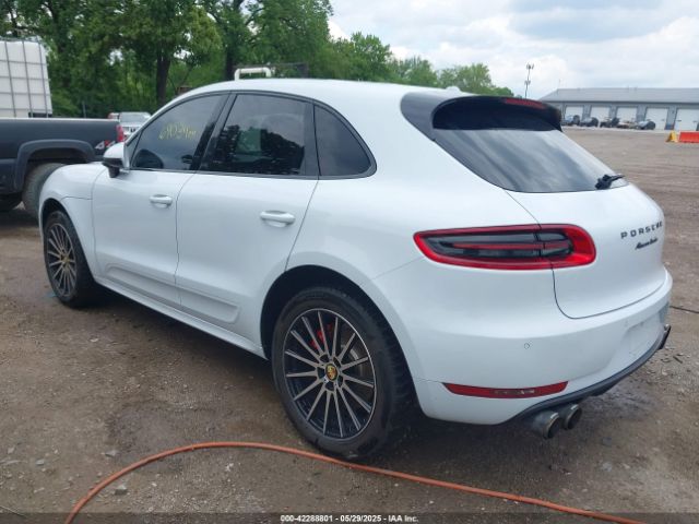 2018 PORSCHE MACAN WP1AF2A54JLB70790 Photo 2