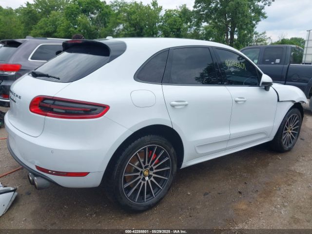 2018 PORSCHE MACAN WP1AF2A54JLB70790 Photo 3