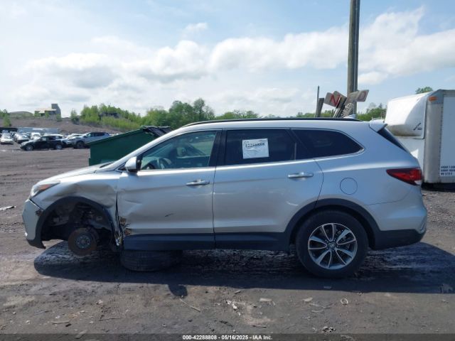 KM8SMDHF0HU175037 Hyundai Santa Fe Se