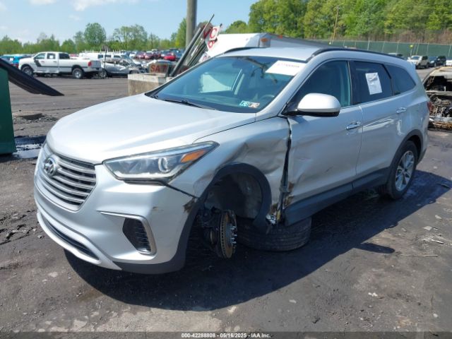 KM8SMDHF0HU175037 Hyundai Santa Fe Se