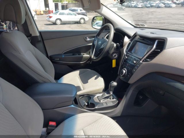 KM8SMDHF0HU175037 Hyundai Santa Fe Se