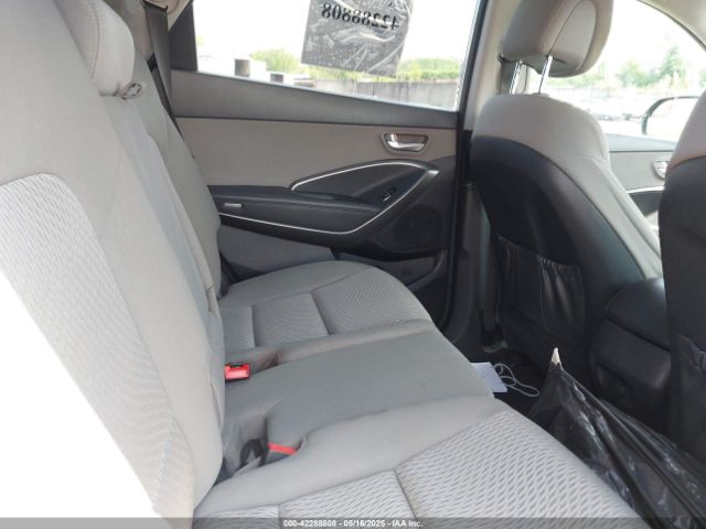 KM8SMDHF0HU175037 Hyundai Santa Fe Se