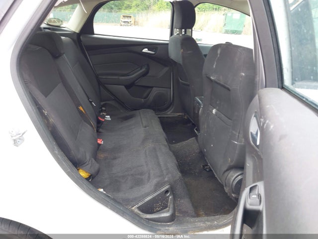 1FADP3K28HL267304 Ford FOCUS SE