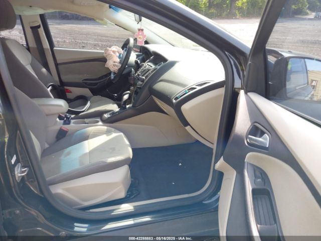1FADP3F22EL102788 Ford FOCUS SE