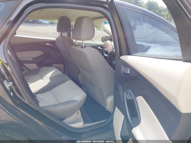 1FADP3F22EL102788 Ford FOCUS SE
