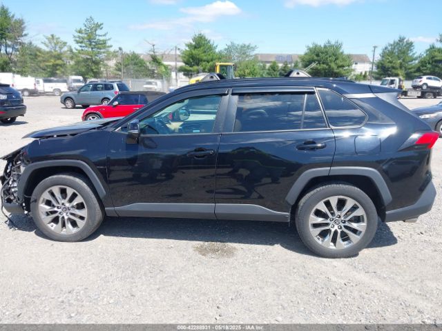 2T3A1RFV1MC247524 Toyota Rav4 Xle Premium