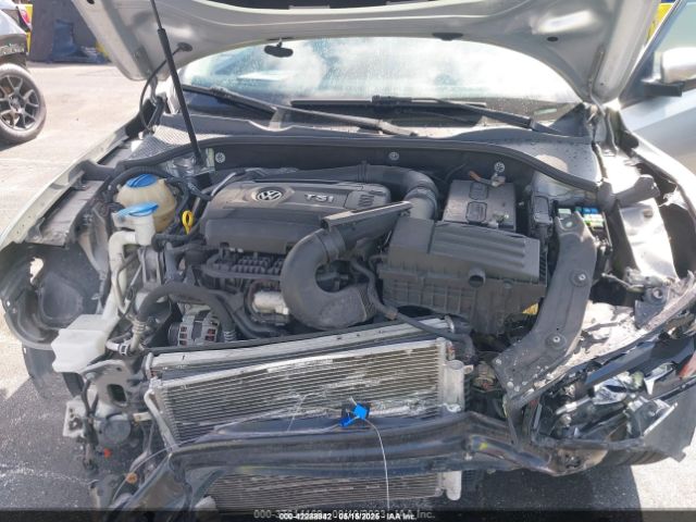 1VWAT7A33EC068969 Volkswagen Passat 1.8t Wolfsburg Edition