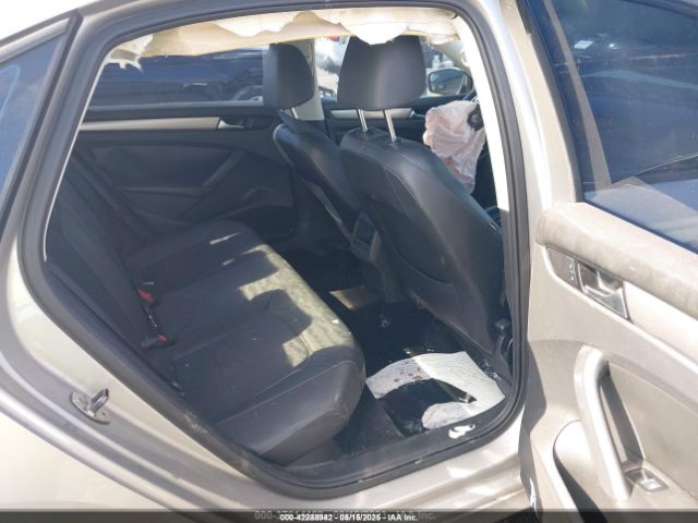 1VWAT7A33EC068969 Volkswagen Passat 1.8t Wolfsburg Edition