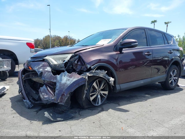 2T3WFREV2JW468231 Toyota Rav4 Xle