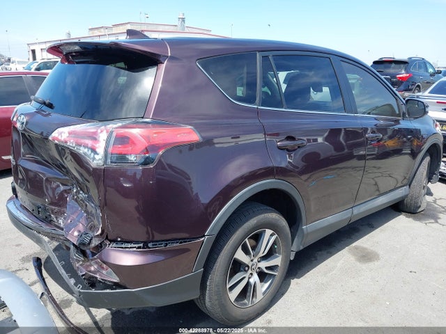 2T3WFREV2JW468231 Toyota Rav4 Xle