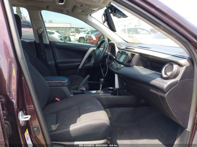 2T3WFREV2JW468231 Toyota Rav4 Xle