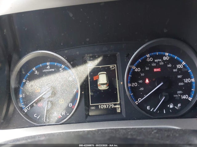 2T3WFREV2JW468231 Toyota Rav4 Xle