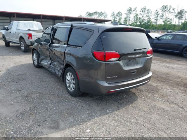 2019 CHRYSLER PACIFICA 2C4RC1BG1KR625031 Photo 2