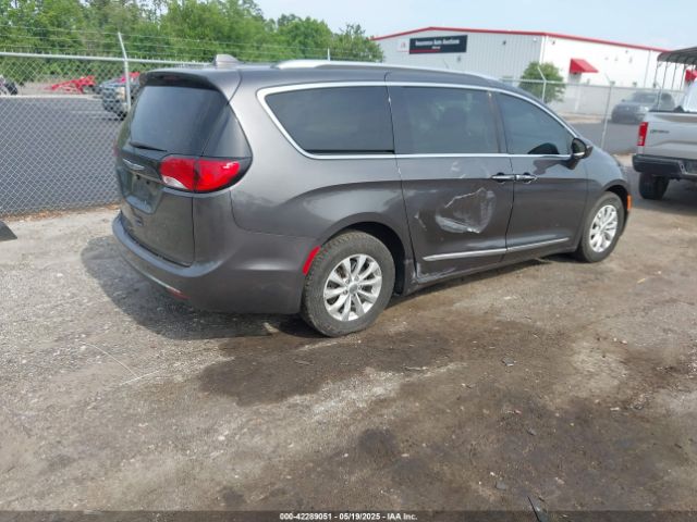 2019 CHRYSLER PACIFICA 2C4RC1BG1KR625031 Photo 3