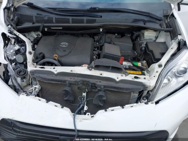 5TDKZ3DC0LS044909 Toyota SIENNA LE