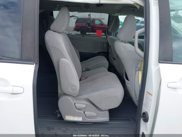 5TDKZ3DC0LS044909 Toyota SIENNA LE