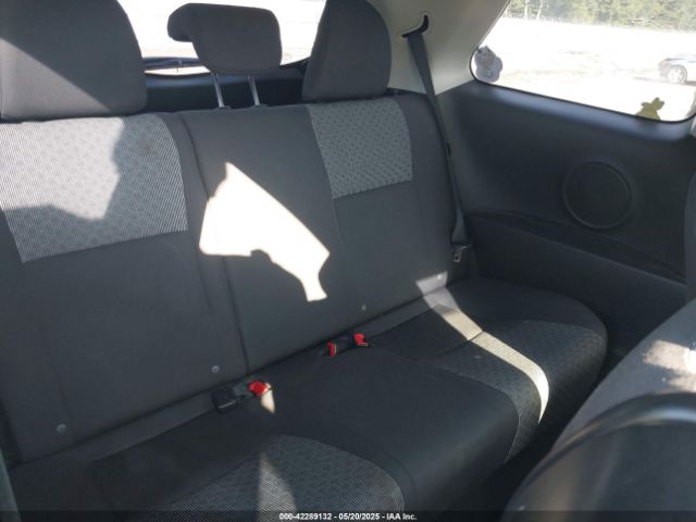 VNKJTUD35FA054329 Toyota YARIS L