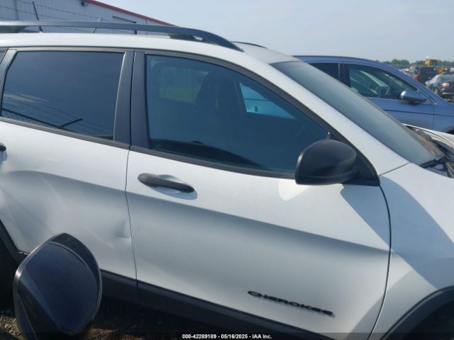 1C4PJLABXGW323881 Jeep Cherokee Altitude