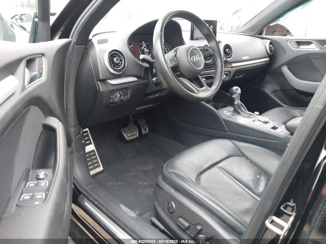 Audi A3 40 Titanium Premium 2019 WAUAUGFF8KA093096 Image 5