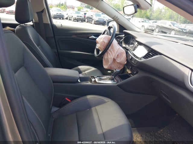 W04GV8SX5K1019420 Buick Regal Tourx Awd Essence