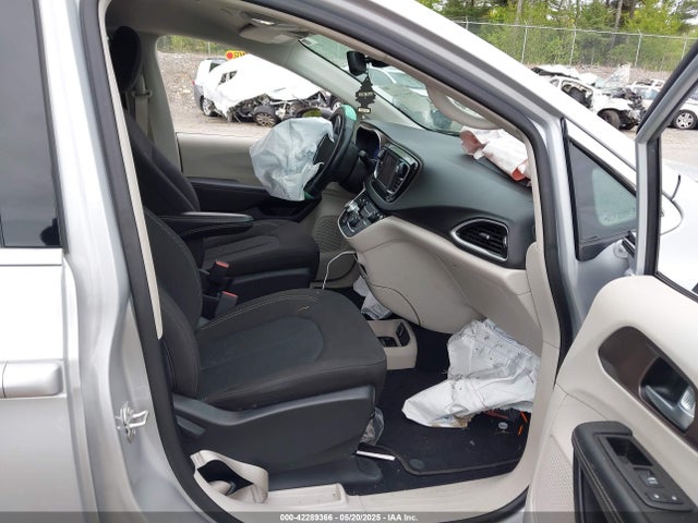Chrysler Voyager 2024 2C4RC1CG9RR150964 Image 5