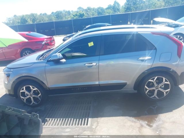KNDCR3LE7P5058017 KIA Niro Ex Touring