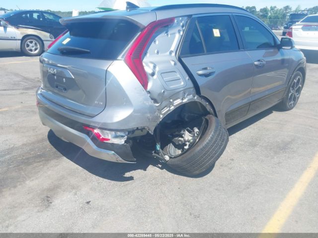KNDCR3LE7P5058017 KIA Niro Ex Touring