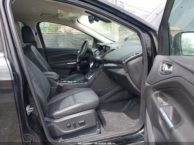 1FMCU9J91GUB35876 Ford Escape Titanium