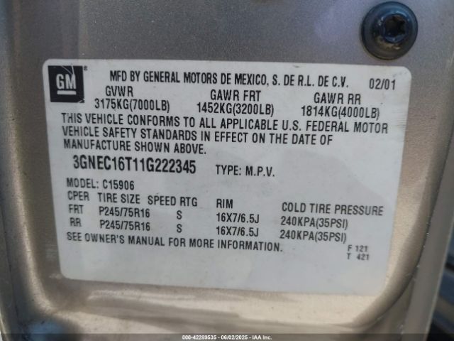 2001 CHEVROLET SUBURBAN 1500 3GNEC16T11G222345 Photo 8