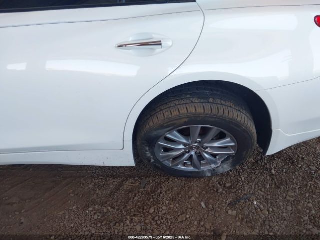 JN1BV7AP4FM353666 Infiniti 2015