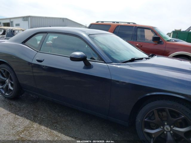 2C3CDZAG1JH143140 Dodge Challenger Sxt Plus