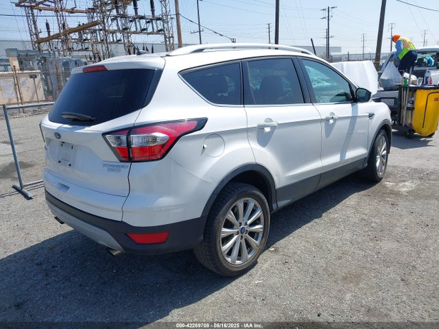 1FMCU0J91HUD85387 Ford Escape Titanium