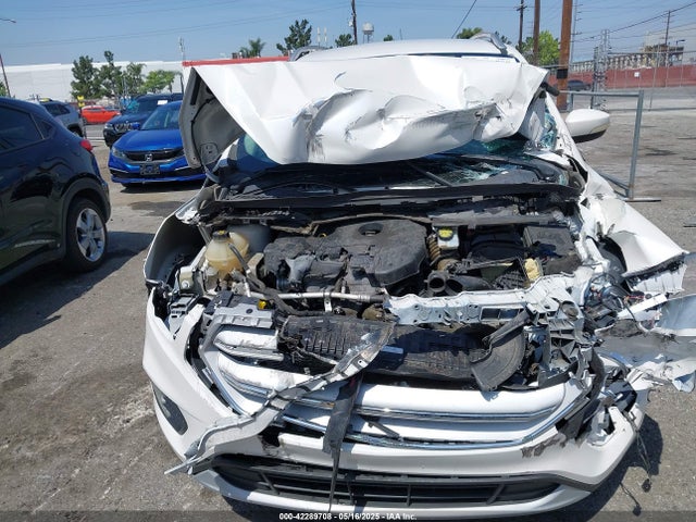 1FMCU0J91HUD85387 Ford Escape Titanium