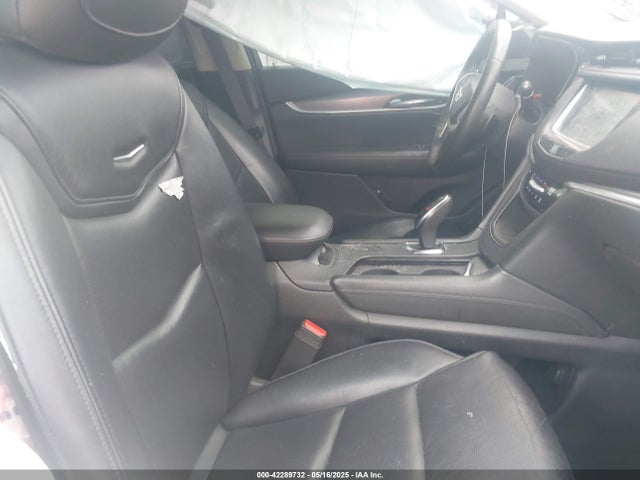 2017 CADILLAC XT5 1GYKNBRS5HZ263810 Photo 4
