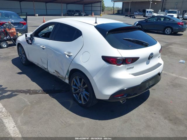 2021 MAZDA MAZDA3 JM1BPAKLXM1321304 Photo 2