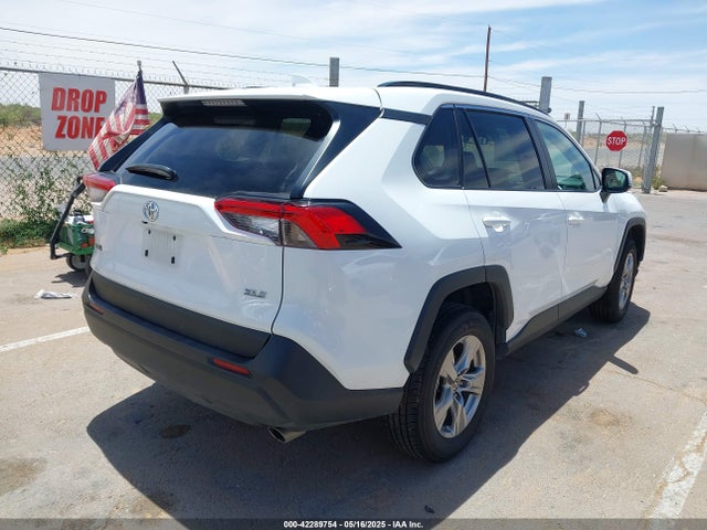 2T3W1RFV3RW324308 Toyota Rav4 Xle