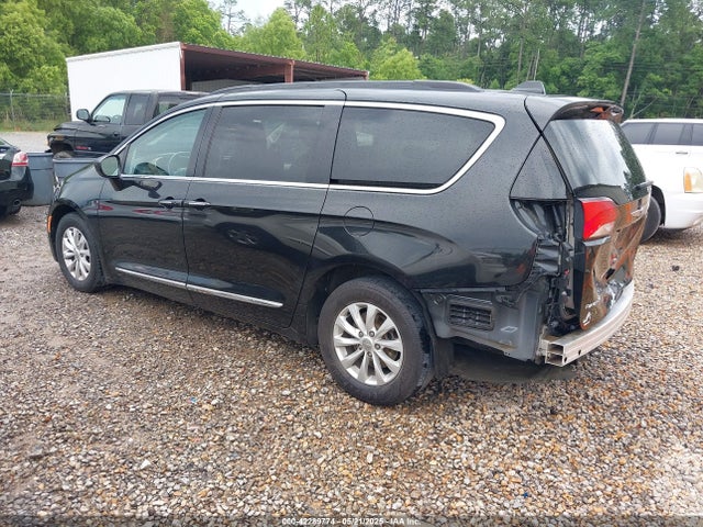 Chrysler 2017 2017 2C4RC1BGXHR539113 Image 3