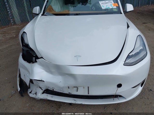 2021 TESLA MODEL Y 5YJYGAED8MF173496 Photo 9