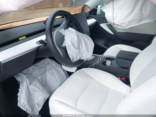 2021 TESLA MODEL Y 5YJYGAED8MF173496 Photo 4