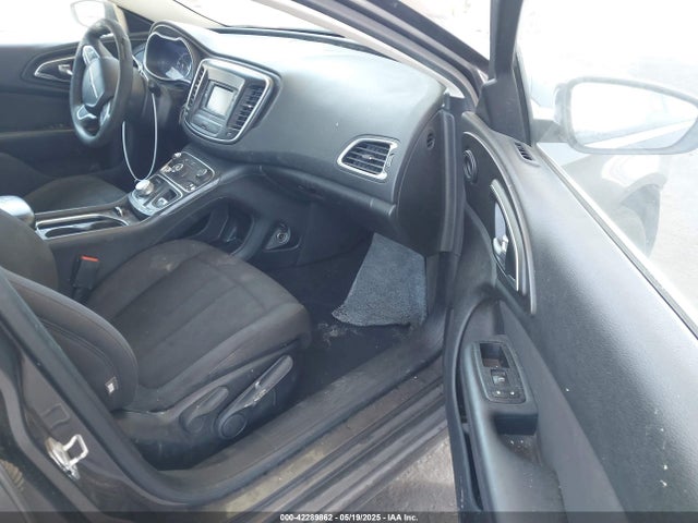 Chrysler 200 Limited 2015 1C3CCCAB8FN740885 Image 5