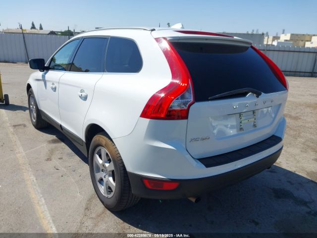 2011 VOLVO XC60 YV4940DL2B2155637 Photo 2